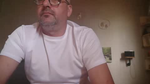 Snapshot of matrike1 chatting on 05/03/26, 09:15 matrike1 online show from 05/03/26, 09:15