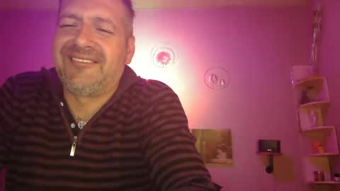 Snapshot of matrike1 chatting on 05/13/26, 07:33 matrike1 online show from 05/13/26, 07:33