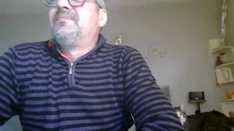 Snapshot of matrike1 chatting on 05/16/26, 12:15 matrike1 online show from 05/16/26, 12:15