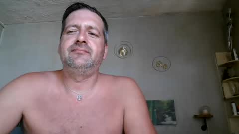 Snapshot of matrike1 chatting on 06/22/26, 03:42 matrike1 online show from 06/22/26, 03:42