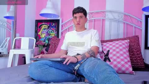 ---Matteo--- online show from 10/08/25, 10:07