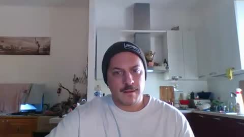 matteushh87 online show from 12/22/25, 09:06