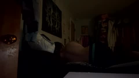 Snapshot of matthewc281 chatting on 11/16/25, 01:06 matthewc281 online show from 11/16/25, 01:06