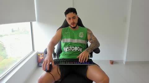 Snapshot of mattia_dupont chatting on 02/21/26, 09:27 Mattias online show from 02/21/26, 09:27