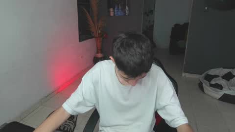 mattias     online show from 02/02/25, 03:43