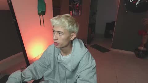 mattias     online show from 03/10/25, 01:01