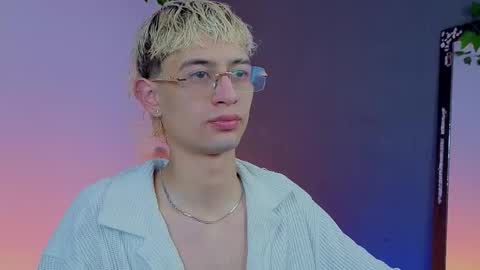 mattias     online show from 12/04/25, 04:11