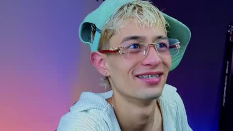 mattias     online show from 12/23/25, 04:43