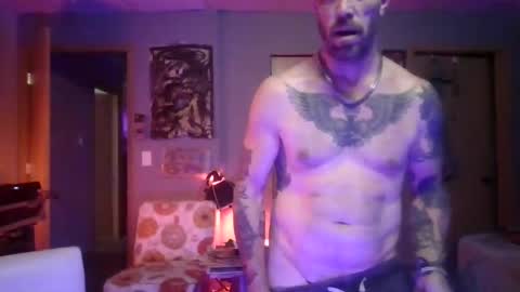 Snapshot of mattiedee369 chatting on 10/11/25, 05:17 mattiedee369 online show from 10/11/25, 05:17