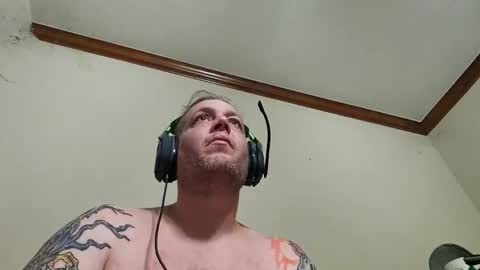 Snapshot of mattmatt4401 chatting on 04/01/26, 05:30 Mattmatt4401 online show from 04/01/26, 05:30