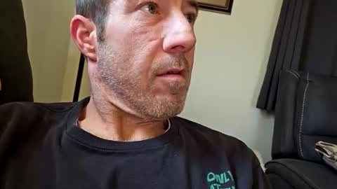 Snapshot of mattsnicecock chatting on 02/28/25, 08:28 mattsnicecock online show from 02/28/25, 08:28