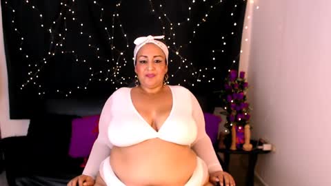 Snapshot of mature_bigtitx chatting on 04/08/26, 04:01 Daniella online show from 04/08/26, 04:01