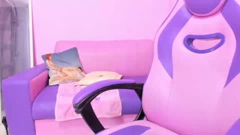Snapshot of mature_bitch_monster_ass chatting on 09/13/25, 04:07 call me mommy online show from 09/13/25, 04:07