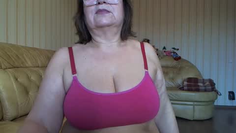 Snapshot of mature_cat chatting on 01/21/25, 08:08 Cat online show from 01/21/25, 08:08
