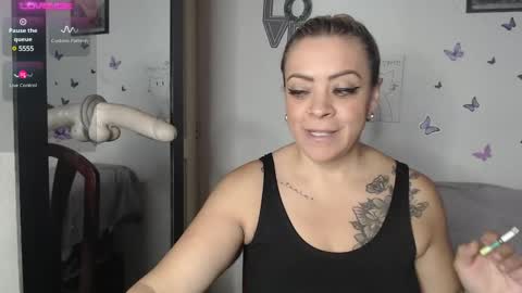 Snapshot of mature_liaa chatting on 02/14/25, 01:45 Mature liaa online show from 02/14/25, 01:45