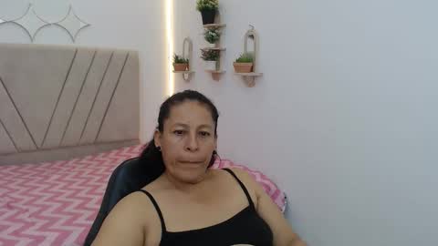 Snapshot of mature_martina_ chatting on 04/21/26, 11:29 Martina online show from 04/21/26, 11:29