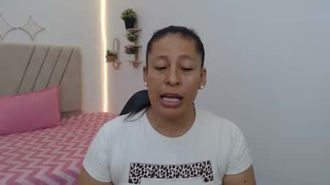 Snapshot of mature_martina_ chatting on 04/22/26, 08:21 Martina online show from 04/22/26, 08:21