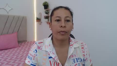 Snapshot of mature_martina_ chatting on 04/23/26, 08:22 Martina online show from 04/23/26, 08:22