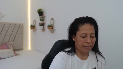 Snapshot of mature_martina_ chatting on 04/27/26, 08:29 Martina online show from 04/27/26, 08:29