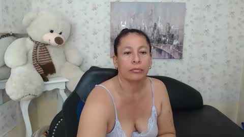 Snapshot of mature_martina_ chatting on 05/02/26, 09:36 Martina online show from 05/02/26, 09:36