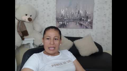 Snapshot of mature_martina_ chatting on 05/12/26, 10:29 Martina online show from 05/12/26, 10:29
