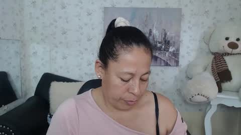 Snapshot of mature_martina_ chatting on 05/25/26, 08:48 Martina online show from 05/25/26, 08:48