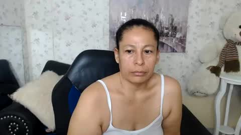Snapshot of mature_martina_ chatting on 06/19/26, 10:08 Martina online show from 06/19/26, 10:08