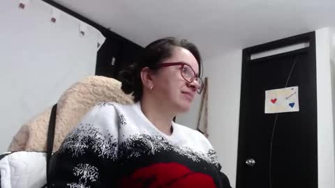 Snapshot of mature_wolf chatting on 12/17/24, 11:49 Sonia online show from 12/17/24, 11:49