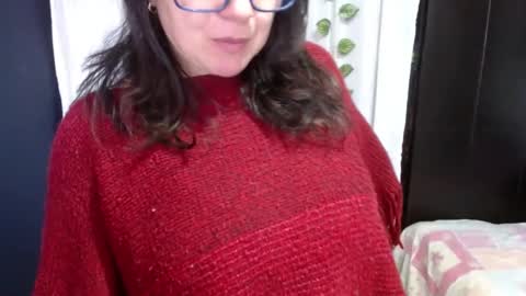 Snapshot of mature_wolf chatting on 01/11/25, 02:25 Sonia online show from 01/11/25, 02:25