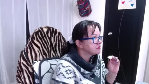 Snapshot of mature_wolf chatting on 01/24/25, 02:19 Sonia online show from 01/24/25, 02:19