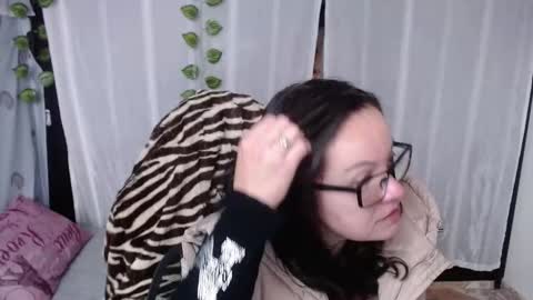 Snapshot of mature_wolf chatting on 02/11/25, 02:57 Sonia online show from 02/11/25, 02:57