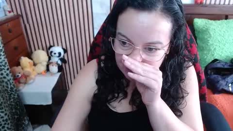 Snapshot of mature_wolf chatting on 10/08/25, 04:26 Sonia online show from 10/08/25, 04:26