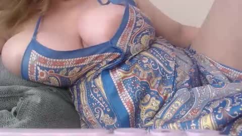 Snapshot of matureboobsbig chatting on 05/11/26, 02:45 matureboobsbig online show from 05/11/26, 02:45
