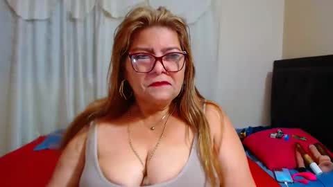 maturehot649 online show from 12/28/24, 07:00