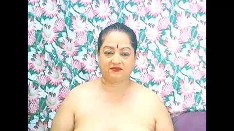 Snapshot of matureindian654u chatting on 06/08/26, 08:37 matureindian654u online show from 06/08/26, 08:37