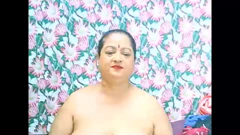 Snapshot of matureindian654u chatting on 06/12/26, 10:47 matureindian654u online show from 06/12/26, 10:47