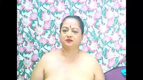 Snapshot of matureindian654u chatting on 06/17/26, 06:53 matureindian654u online show from 06/17/26, 06:53