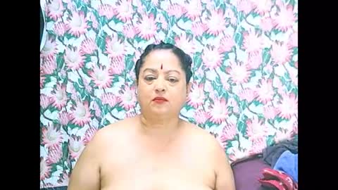 Snapshot of matureindian654u chatting on 06/24/26, 12:26 matureindian654u online show from 06/24/26, 12:26