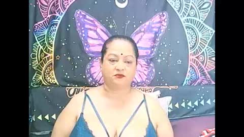 Snapshot of matureindian654u chatting on 07/11/26, 06:10 matureindian654u online show from 07/11/26, 06:10
