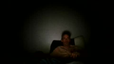 Snapshot of maubecaron1 chatting on 09/23/25, 04:04 ken34yee online show from 09/23/25, 04:04