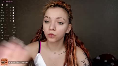 Snapshot of maudhendry chatting on 01/14/26, 08:20 Mia online show from 01/14/26, 08:20