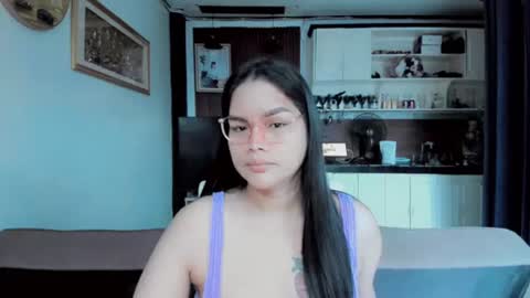 Snapshot of maui2612 chatting on 07/12/26, 10:45 Maui 18 online show from 07/12/26, 10:45