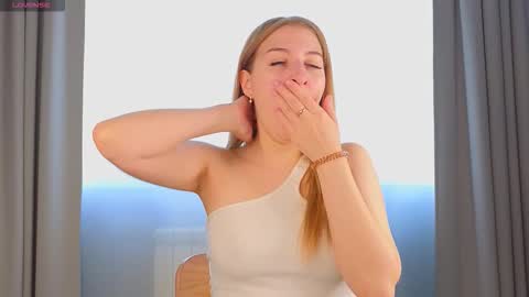 Snapshot of maureencoombs chatting on 09/10/25, 04:34 maureencoombs online show from 09/10/25, 04:34