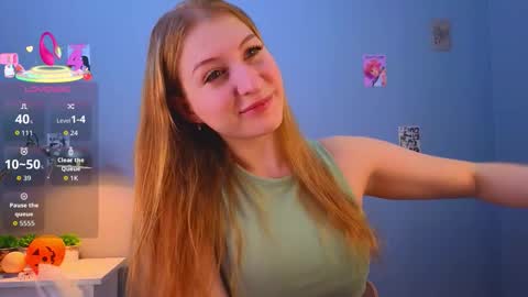 Snapshot of maureencoombs chatting on 11/07/25, 04:34 maureencoombs online show from 11/07/25, 04:34