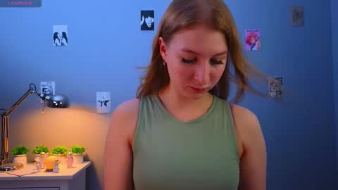 Snapshot of maureencoombs chatting on 11/14/25, 04:22 maureencoombs online show from 11/14/25, 04:22