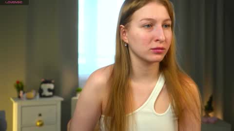 Snapshot of maureencoombs chatting on 03/21/26, 10:42 maureencoombs online show from 03/21/26, 10:42