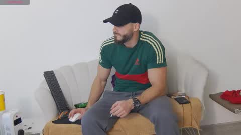 mauro_real_man online show from 11/11/25, 06:08