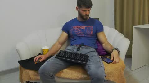 mauro_real_man online show from 05/09/26, 06:46