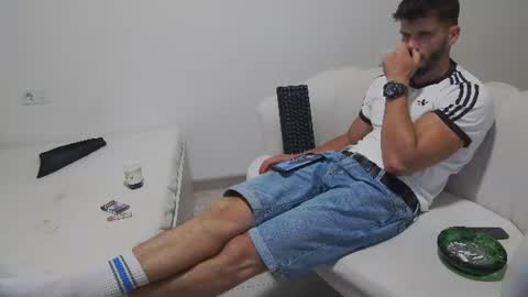 Snapshot of mauro_real_man chatting on 06/14/26, 06:43 mauro_real_man online show from 06/14/26, 06:43