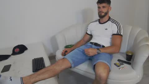 Snapshot of mauro_real_man chatting on 06/15/26, 07:16 mauro_real_man online show from 06/15/26, 07:16